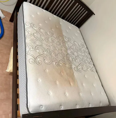 mattress antes de la limpieza 