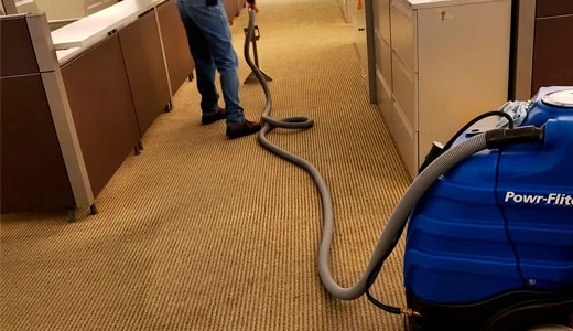 comparación mitad mueble sucio mitad mueble limpio